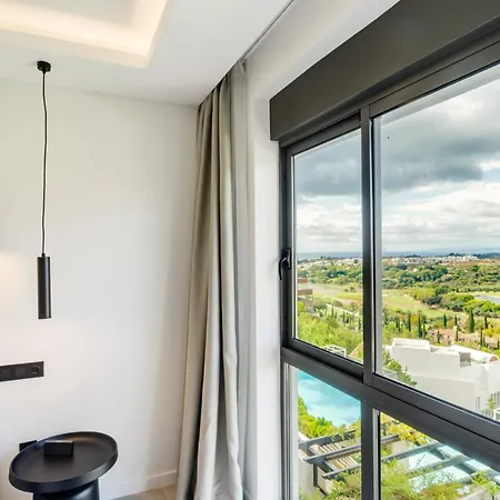 Conde Nest Flat With Wouw Views